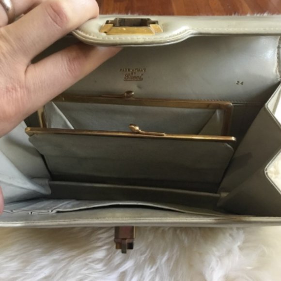 ๐2xHP๐Gucci RARE Vintage purse (Collectors Item)! - Picture 6 of 9